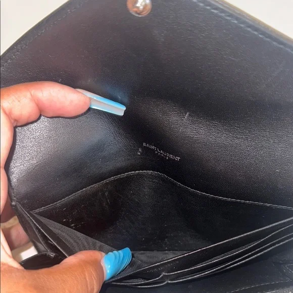 100% Authentic Women’s Yves Saint Laurent Y-quilted Calfskin Leather Wallet . - Picture 9 of 10